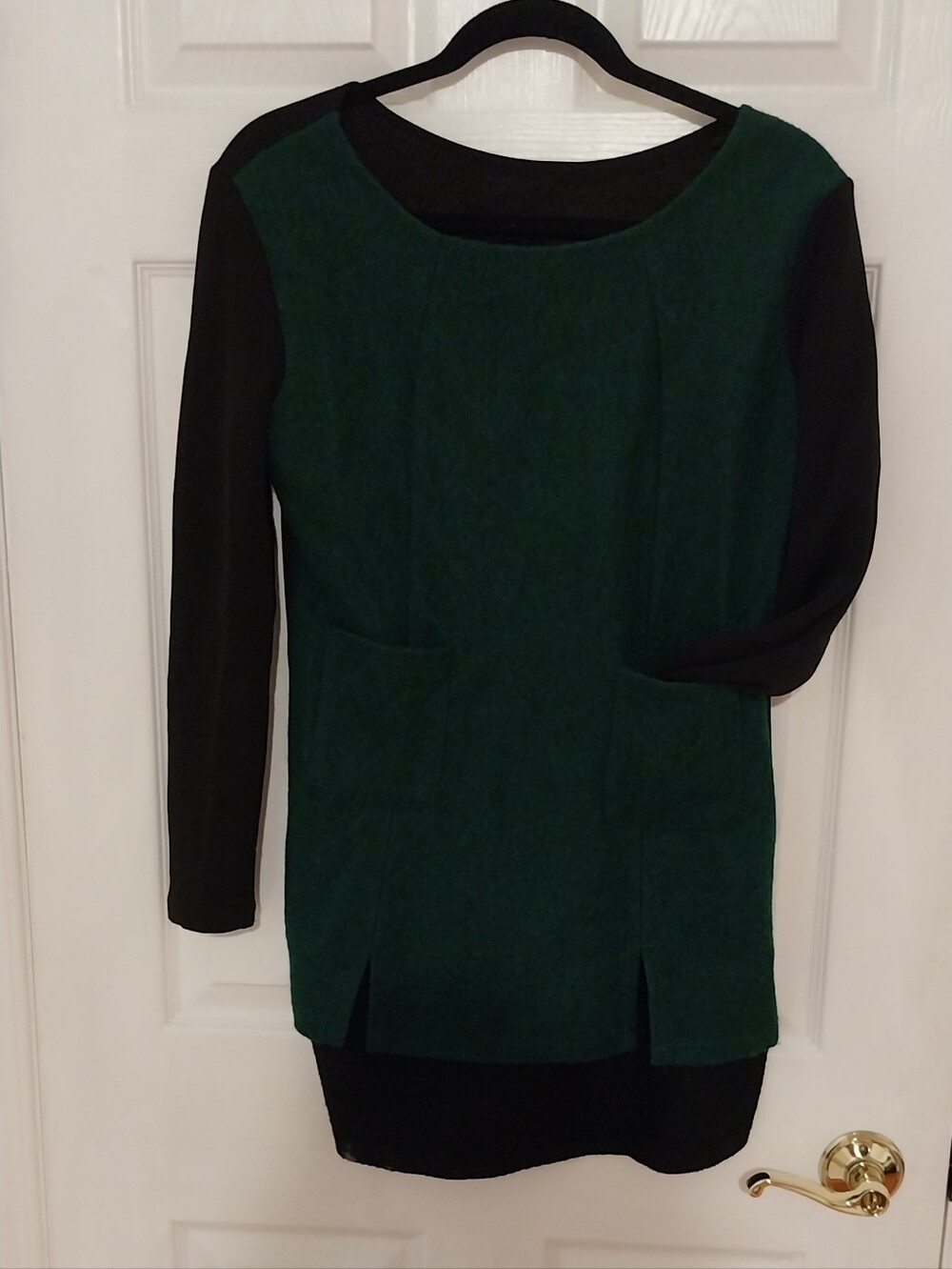 Green and Black Long Sleeve Shift Dress